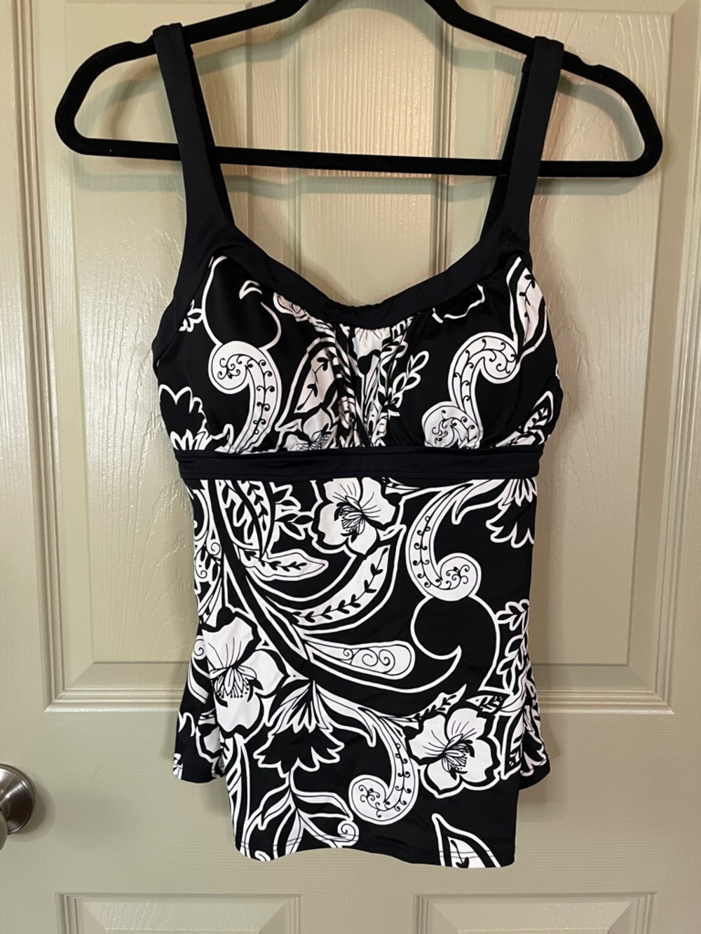 Caribbean Joe Black & White Floral Swim Top with Shelf Bra